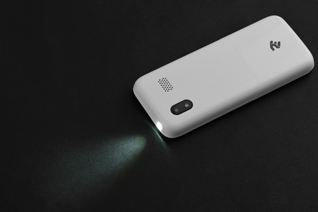 Мобильный телефон 2E E240 DualSim Black/White