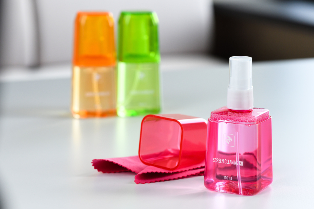 2E Lux Red cleaning kit — 100 ml liquid and 15×15 cm microfiber cloth