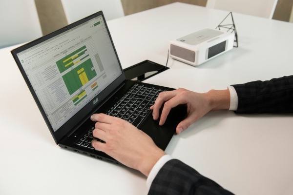 2E Laptop Imaginary 15 15.6″ NL57PU-15UA36