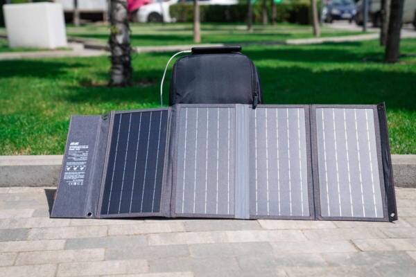 2E portable solar panel, 36 W, USB-С 20W, USB-A 18W