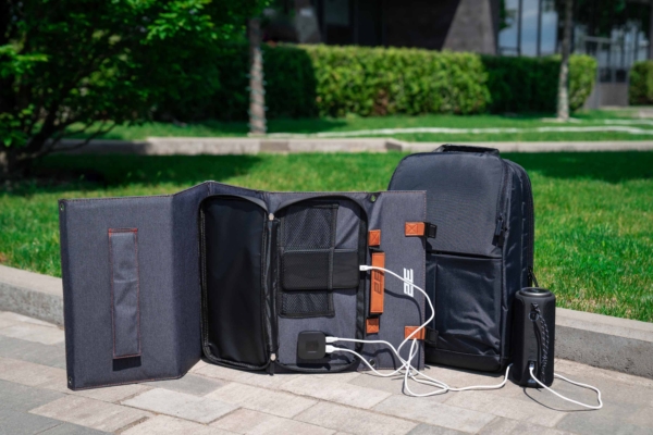 2E portable solar panel, 36 W, USB-С 20W, USB-A 18W