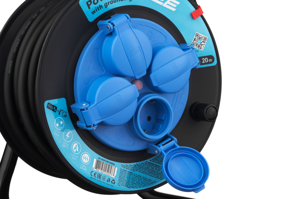 2E Power Strip 4хType F, 3х1.5mm2, 16A, on reel, 20m, black-blue