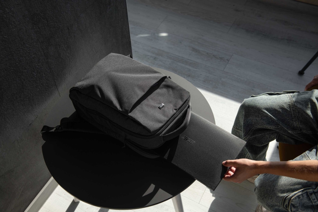 2E Backpack, Melange 16″, Black