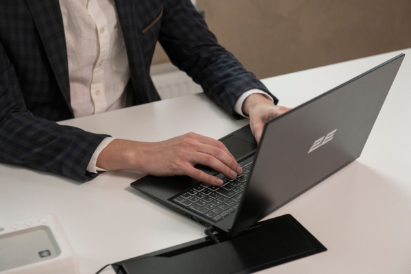 Ноутбук 2E Imaginary 15.6″ FHD IPS AG, Intel i7-1255U, 32GB, F1TB, UMA, DOS, Чорний