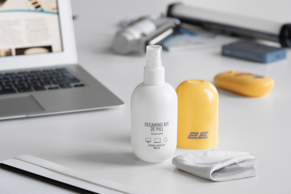 Cleaning kit 2E PILL for office equipment (liquid 140ml, whipe 20cm), white-yellow