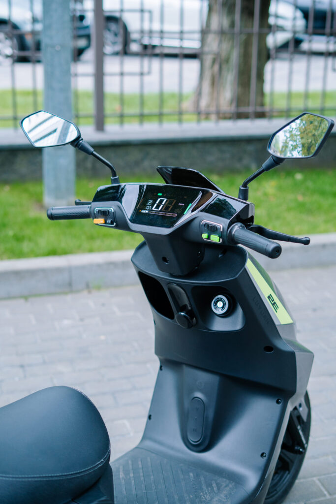 Electric scooter 2E S70, grey