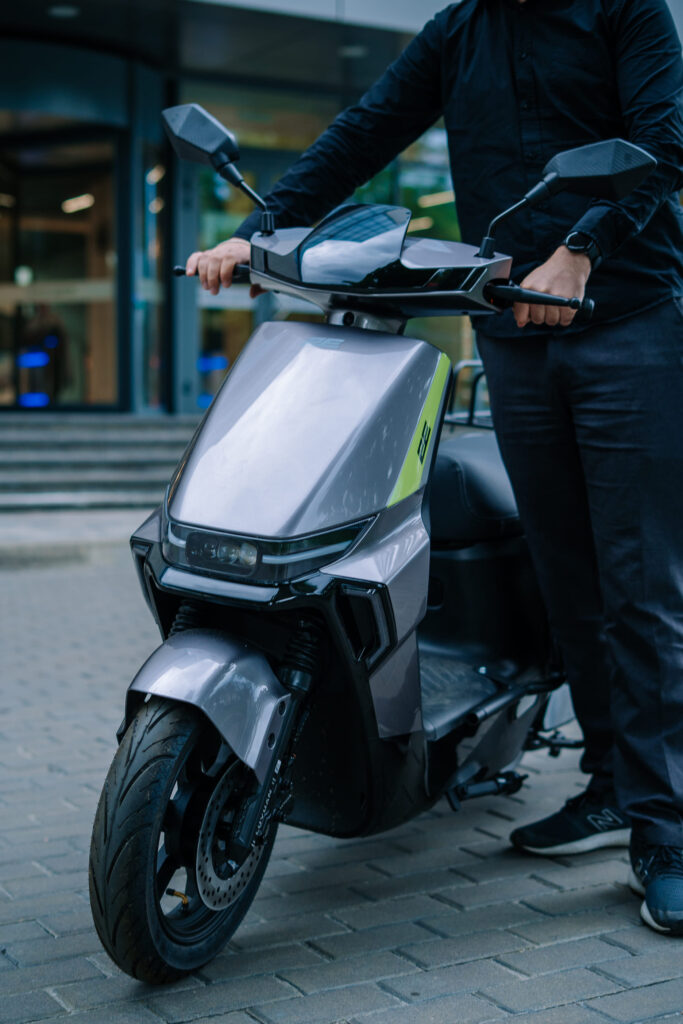 Electric scooter 2E S70, grey