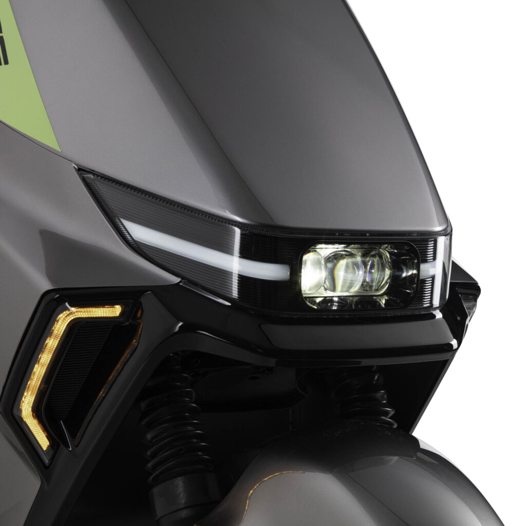 Electric scooter 2E S70, grey