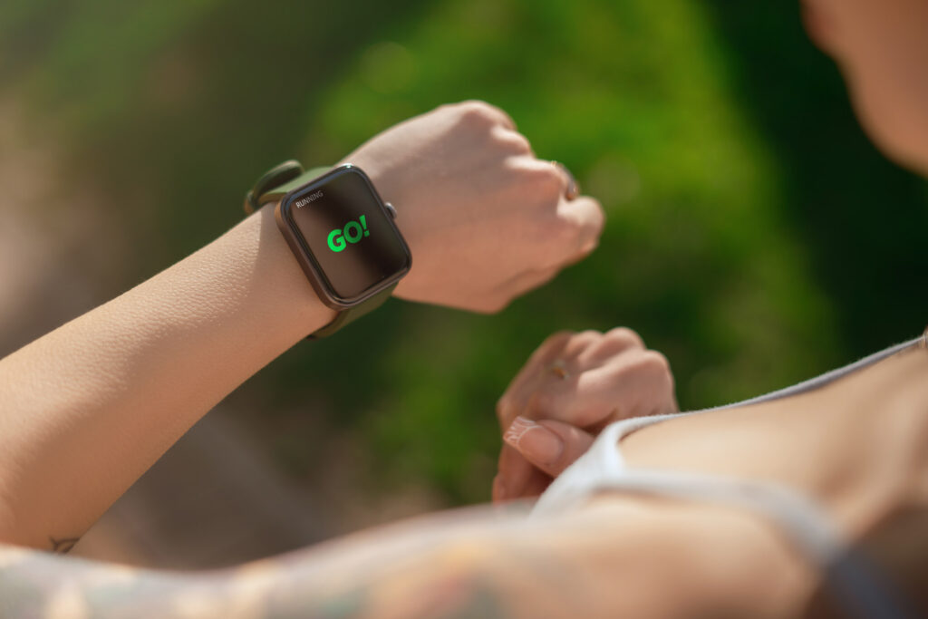 2E Smartwatch Alpha SQ Music Edition 46mm, 1.78″, 368×448, AMOLED, BT 5.2, Black-green + gray strap