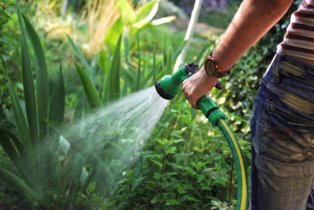 2E Garden hose AquaFlex Emerald Pro 3/4″ 20m 4 layers 20bar -10…+60°C sprinkler 2 connectors adapter