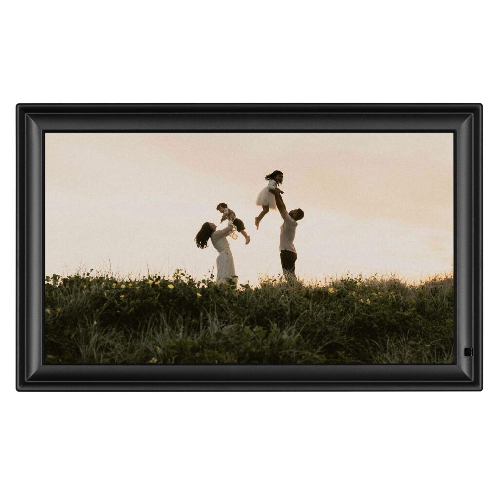 2E DPF15-BK 15.6″ Digital Photo Frame, IPS FHD, 1GB RAM/32GB ROM, 2?2W Speakers, Frameo SW, Touchscreen, Wi-Fi, Black