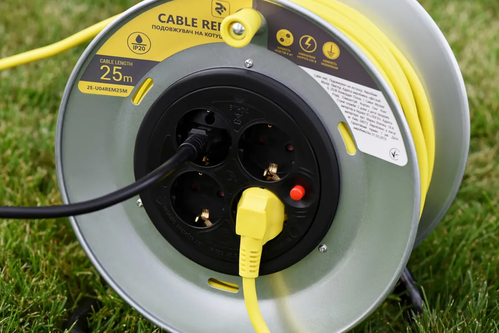 Extension Cord Reel 2E with 4XSchuko Plug, IP20, 3Gx1.5mm, 25 m