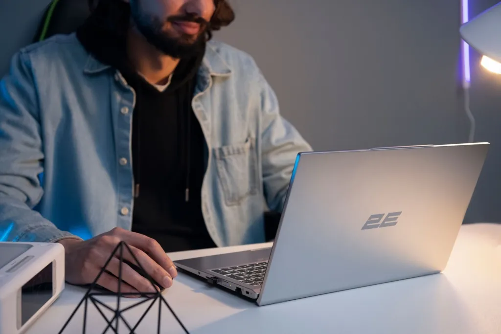 2E Laptop Complex Pro 15 15.6″ NS51PU-15UA30