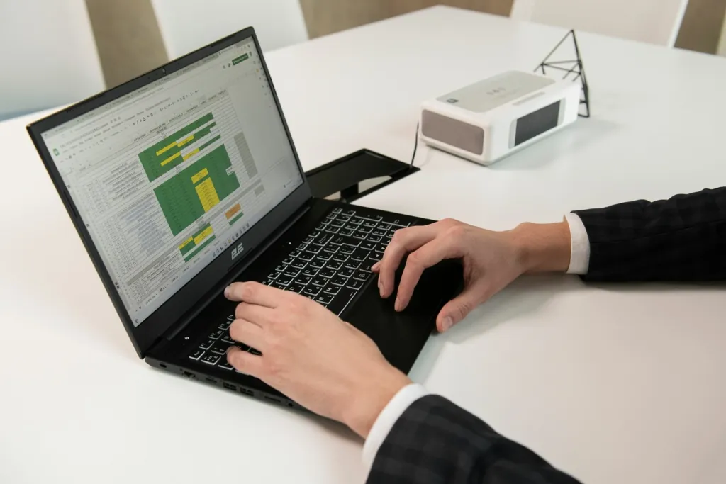 2E Laptop Imaginary 15 15.6″ NL57PU-15UA36