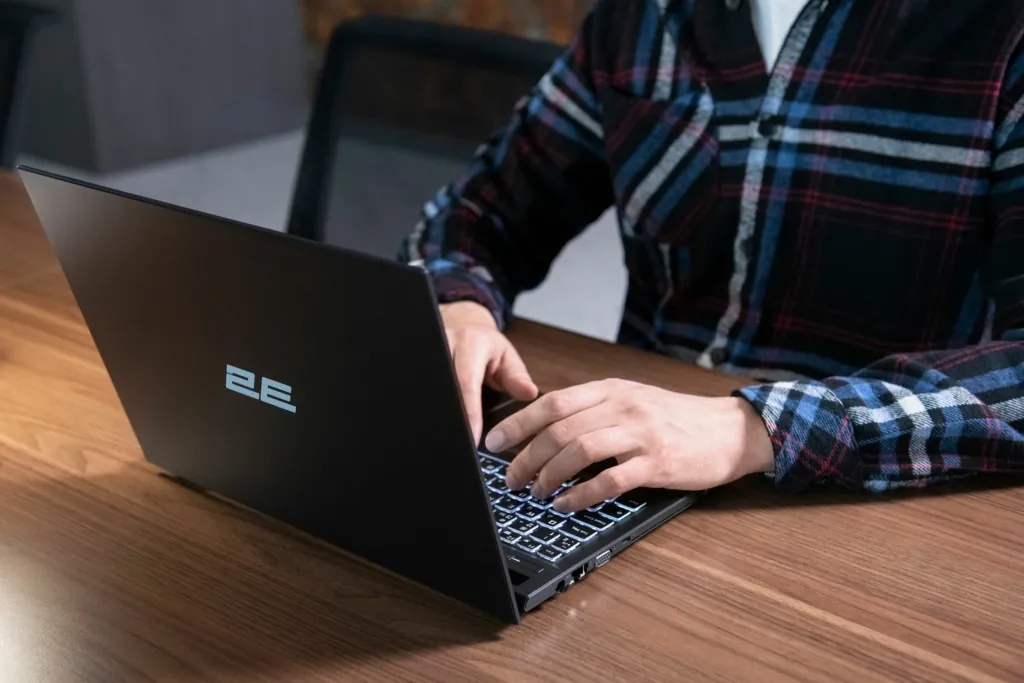 2E Ноутбук Rational 15 15.6″ FHD IPS AG, Intel i3-1115G4, 16GB, F512GB, ODD, UMA, DOS, чорний