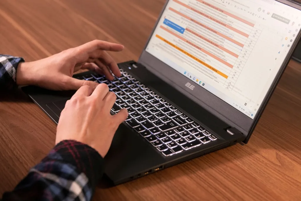 2E Ноутбук Rational 15 15.6″ FHD IPS AG, Intel i3-1115G4, 16GB, F512GB, ODD, UMA, DOS, чорний