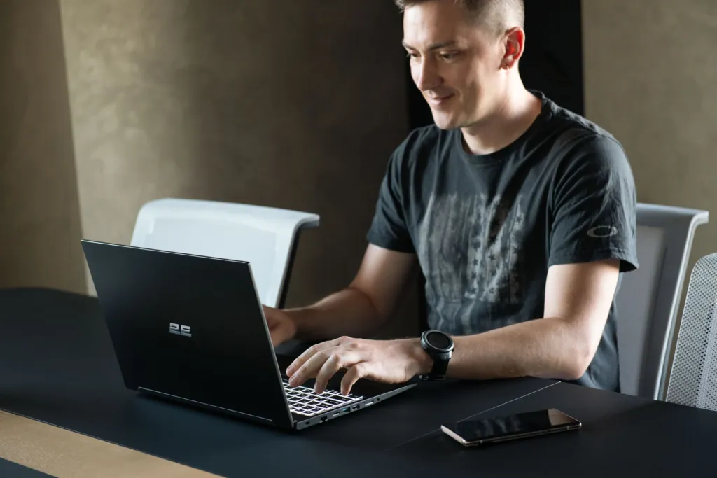 2E Laptop Imaginary 15.6″ NL57AU-15UA15