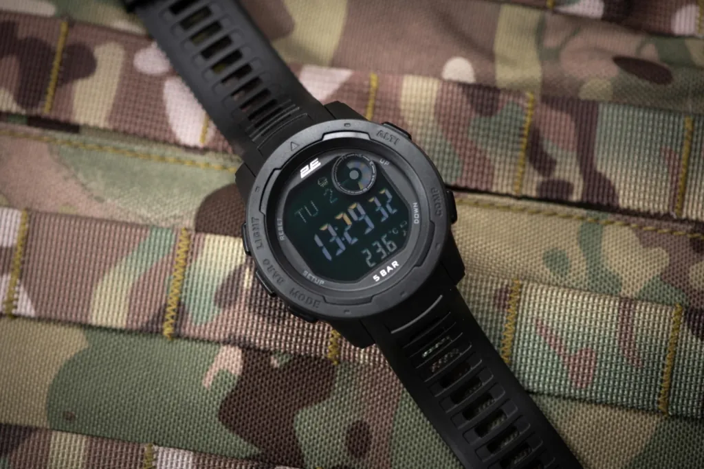 2E Tactical Тактические часы Delta X Black с компасом и шагомером