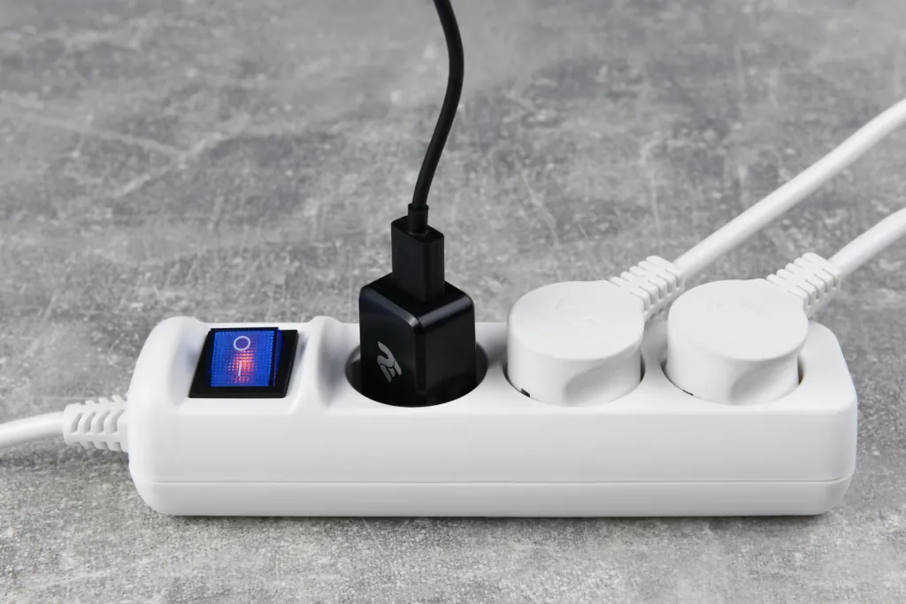 Удлинитель сетевой 2E 3хТип F, 3х1.5мм кв, 16A, 1.5м, белый