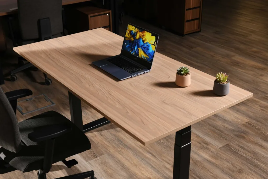 2E Computer table CE150WYLOW-MOTORIZED, height adjustment, electric motor 220V, 62/128×150х75cm, Wood Yellow