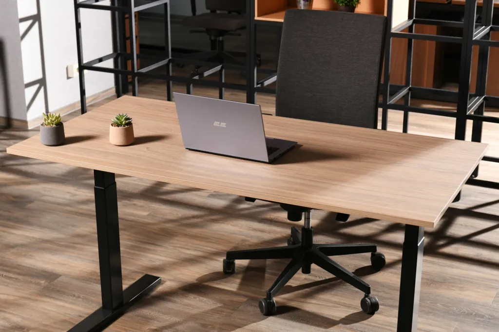 2E Computer table CE150WYLOW-MOTORIZED, height adjustment, electric motor 220V, 62/128×150х75cm, Wood Yellow