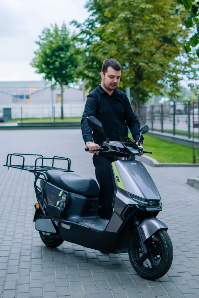 Електроскутер 2E S70, сірий