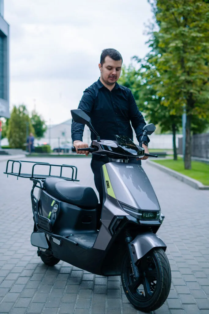 Електроскутер 2E S70, сірий