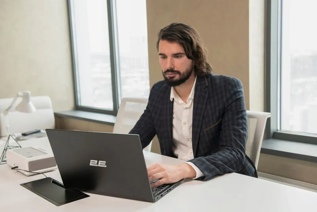 2E Notebook Imaginary 15.6″ FHD IPS AG, Intel i5-1335U, 16GB, F512GB, UMA, Win11PE, Black